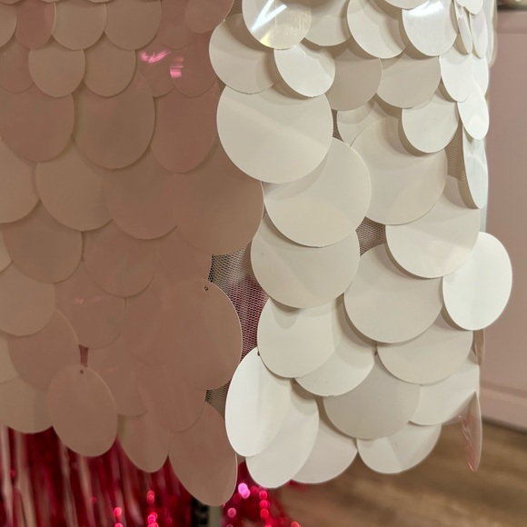 Francesca’s Kelly white graduated sequin shift dress - Picture 14 of 16